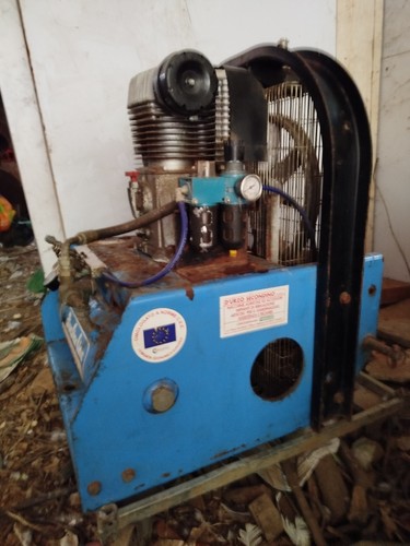 Compressore con attacco - , a